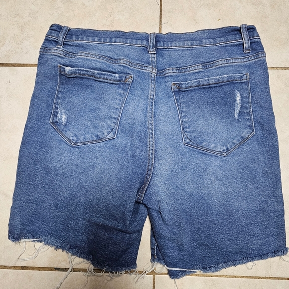 Kensie jean denim shorts 10/ 30 - Picture 4 of 4